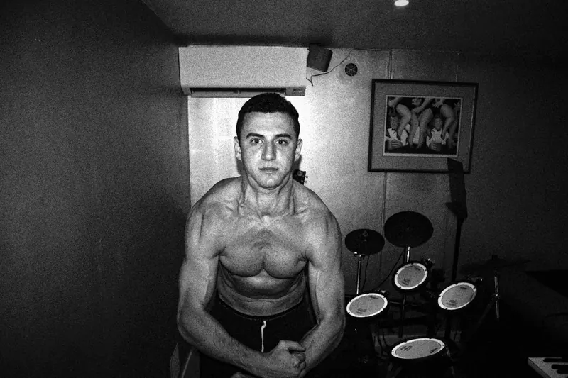 David flexing his body